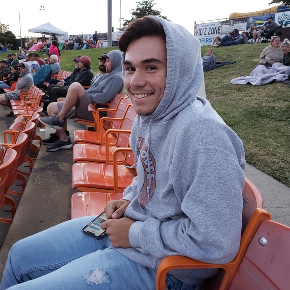 Meet your Posher, Kyle - Picture 1 of 1